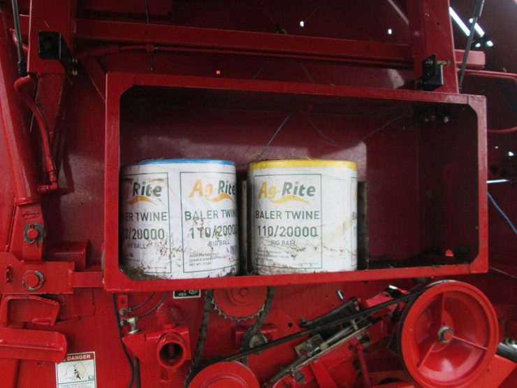 new-holland-br7060-image-23