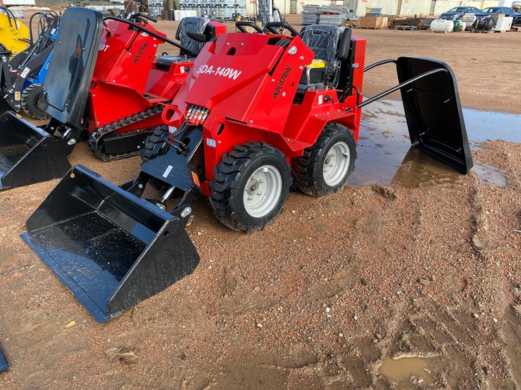 #1153-•-agt-sda-140w-wheeled-ride-on-mini-skid-steer-image-1