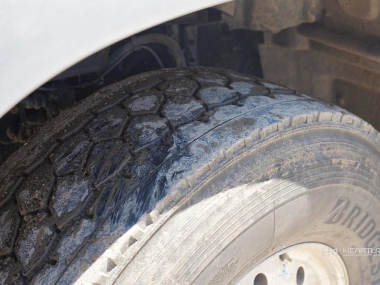 2018-mack-granite-gu713-image-34