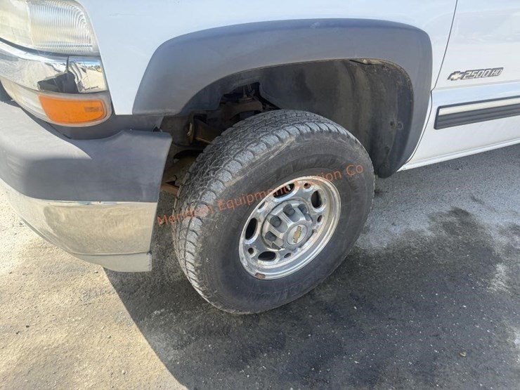 2001-chevrolet-silverado-2500-image-11