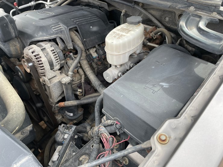 2013-chevrolet-silverado-2500hd-image-58