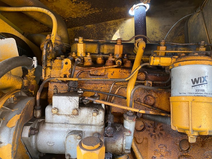 #1004-•-1982-allis-chalmers-714-series-b-industrial-plow-tractor-image-39