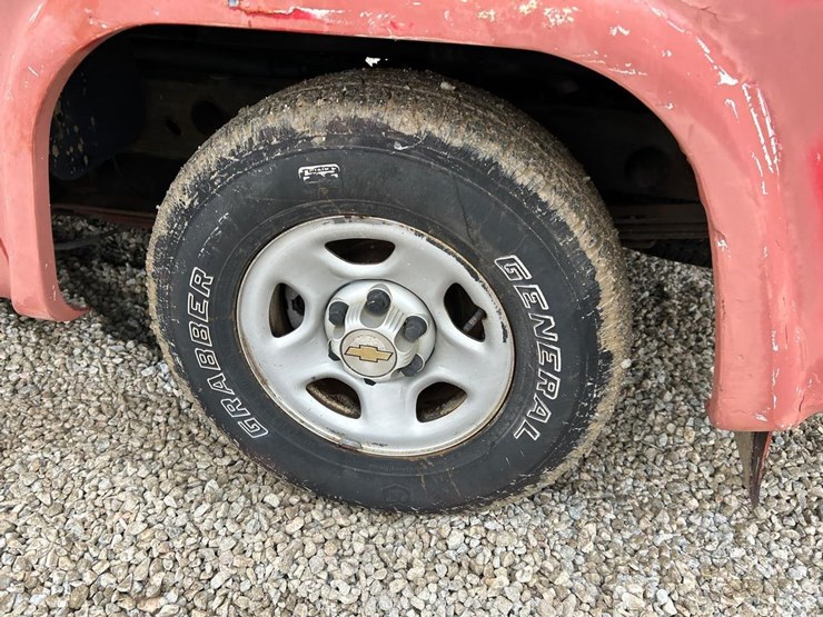 2004-chevrolet-1500-image-15