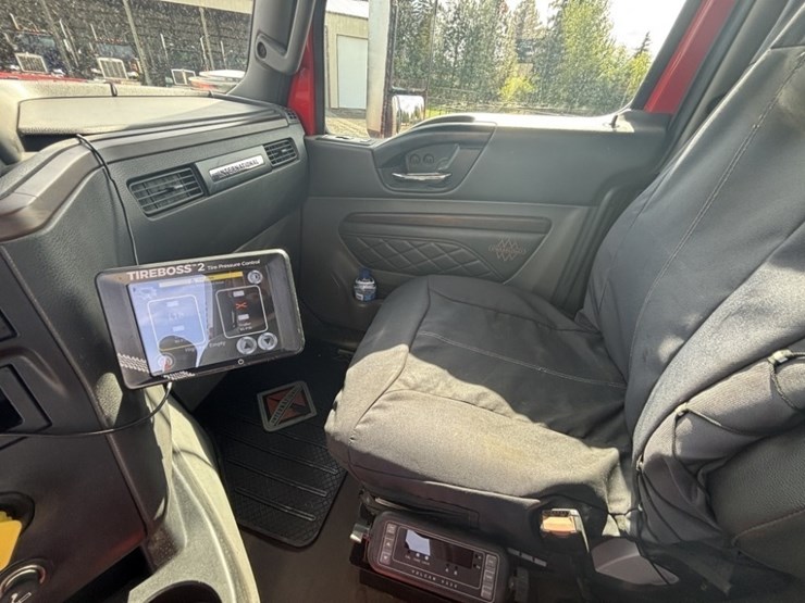 2023-international-hx520-image-35