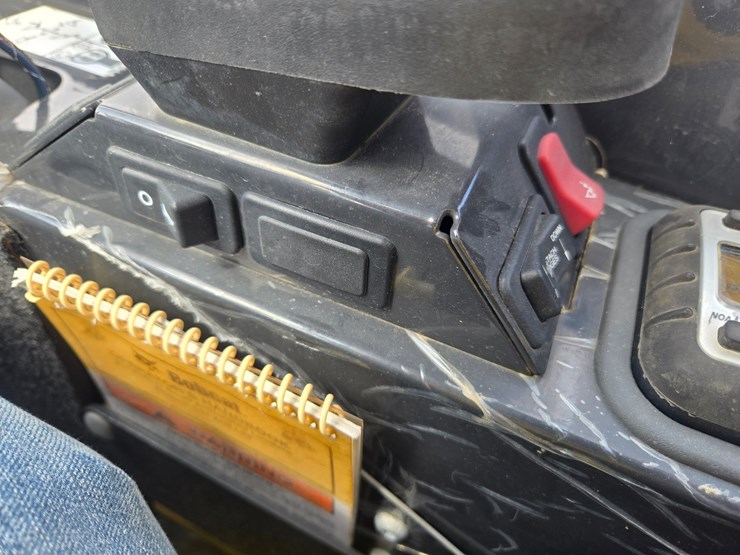 2023-bobcat-l28-image-33