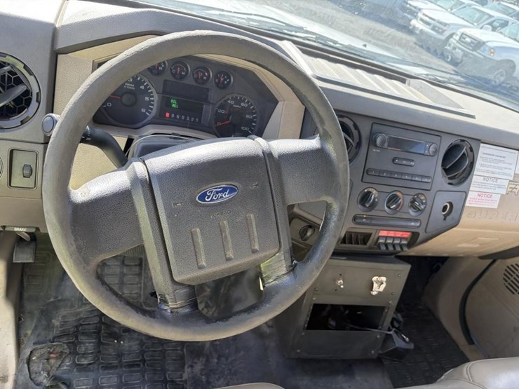 2010-ford-f450-image-13