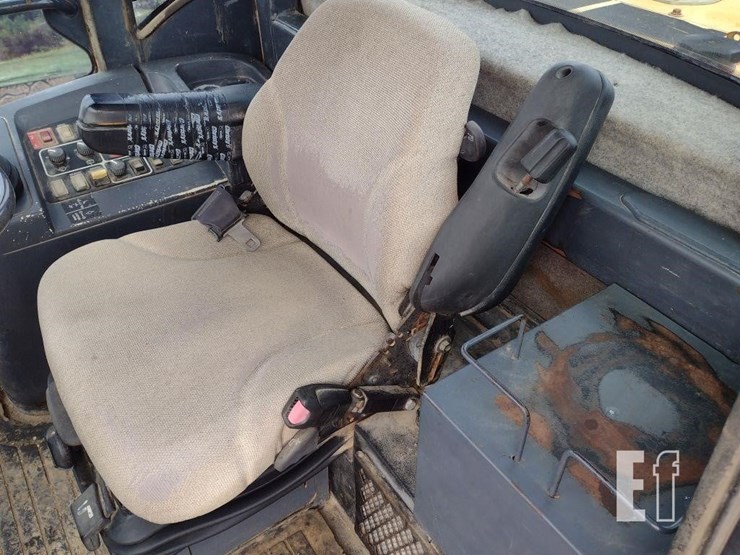 2003-deere-744j-image-12