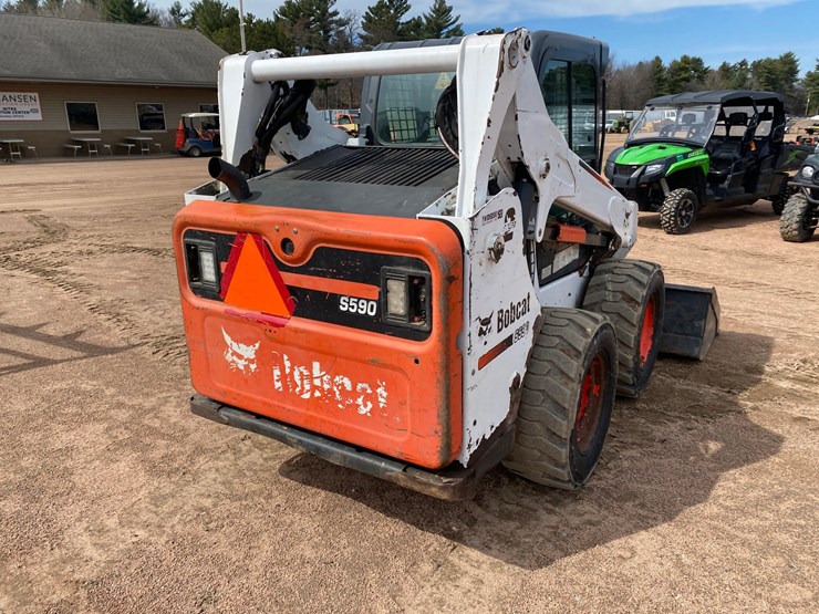 2014-bobcat-s590-image-7