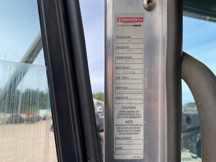 2009-kenworth-w900-image-76