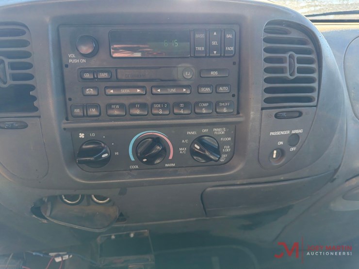 2001-ford-f150-xl-image-18