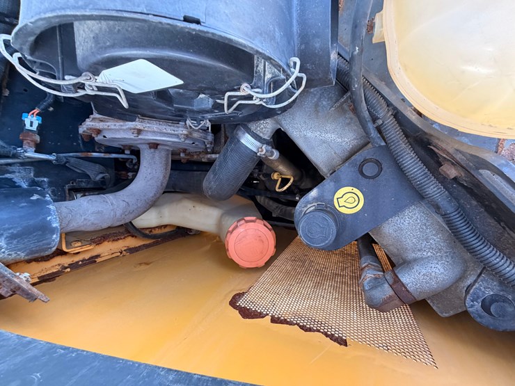 2014-deere-328e-image-10