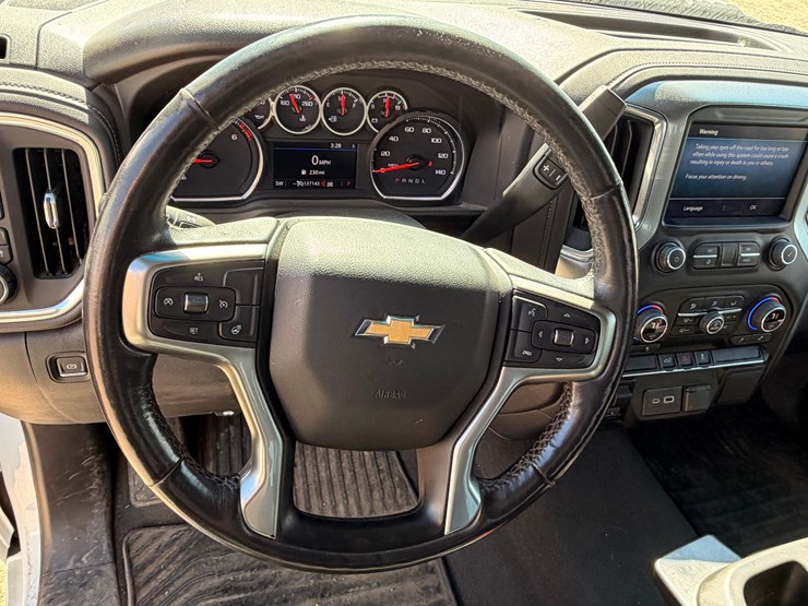 2022-chevrolet-silverado-2500-image-21