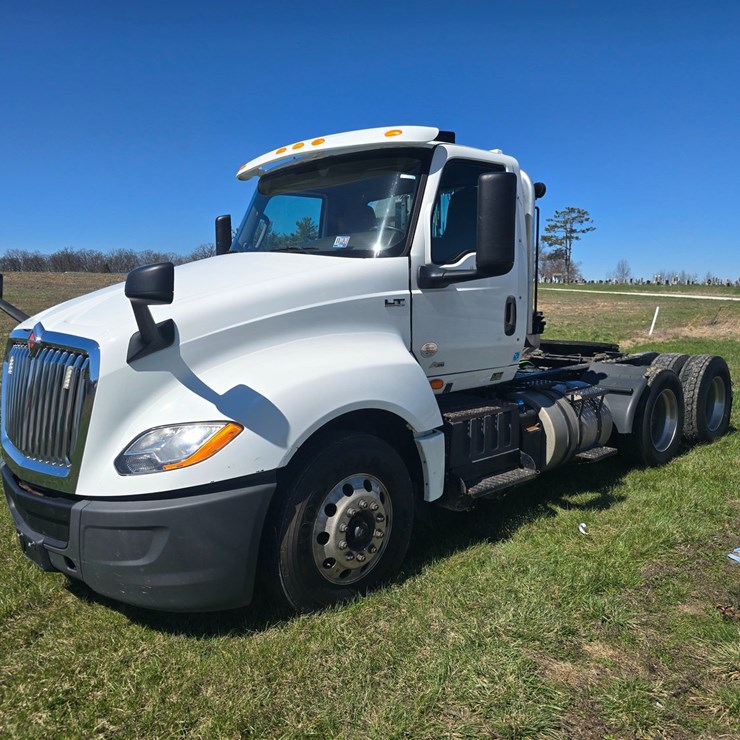 2019 INTERNATIONAL LT