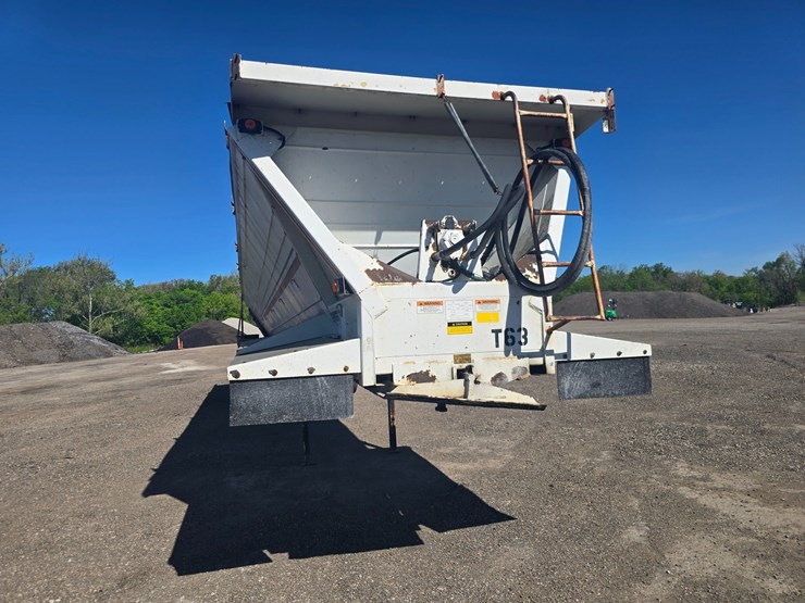 2000-red-river-live-bottom-image-34