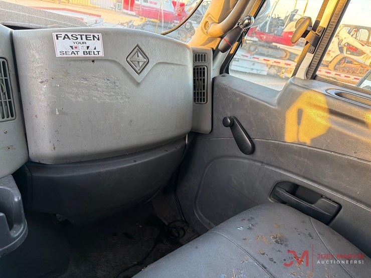 2008-international-7400-image-32