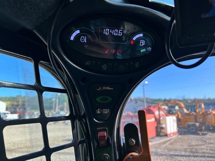 2023-bobcat-t770-image-26