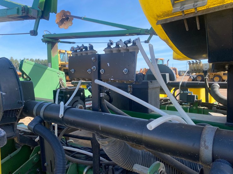 john-deere-7200-image-52