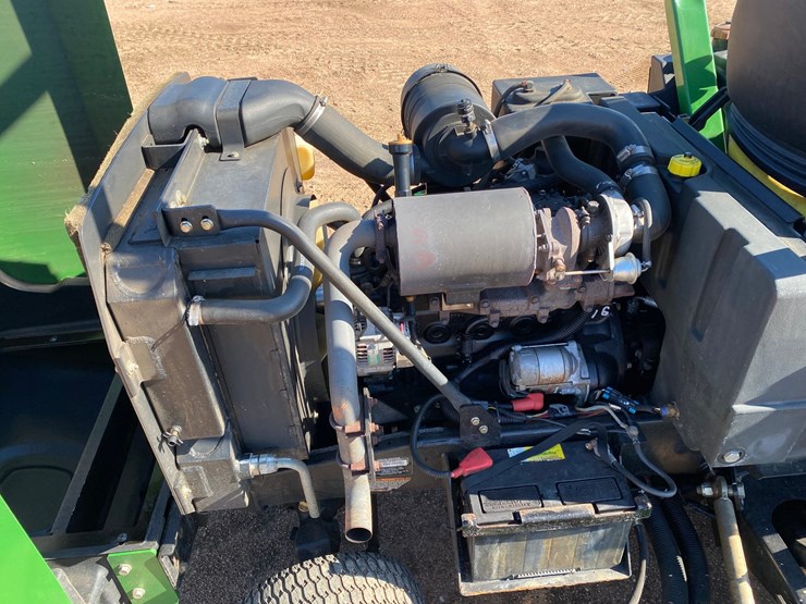 2014-john-deere-1600t-image-40