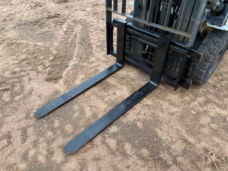 #1167-•-unicarriers-3,250lb-lp-forklift-image-9