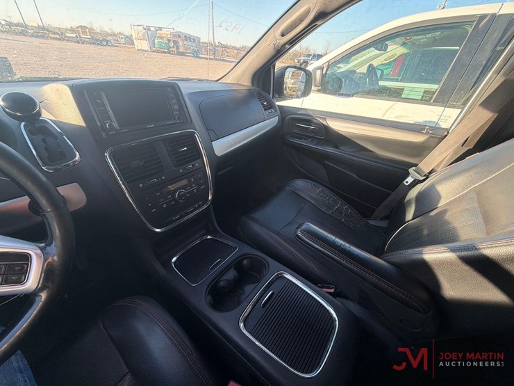 2019-dodge-grand-caravan-image-18