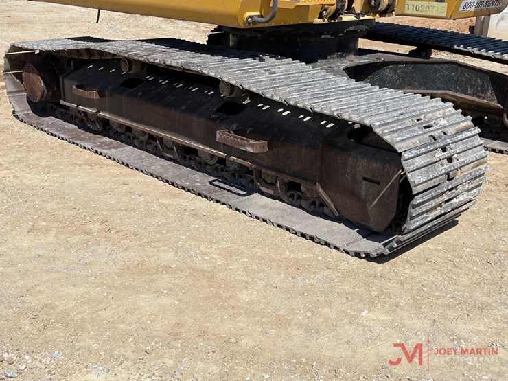 2019-john-deere-6-image-5