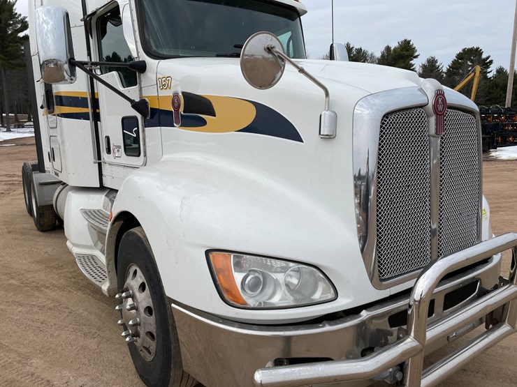 2016-kenworth-t660-image-9