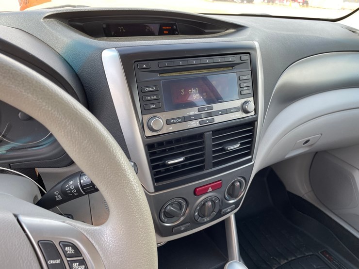 2011-subaru-forester-image-24