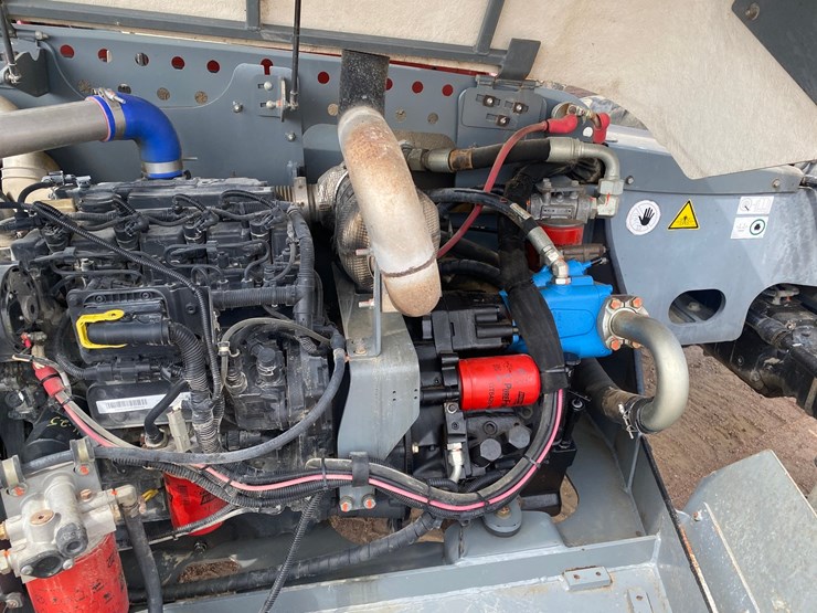 #1306-•-2018-skyjack-8,000lb-telehandler-image-39