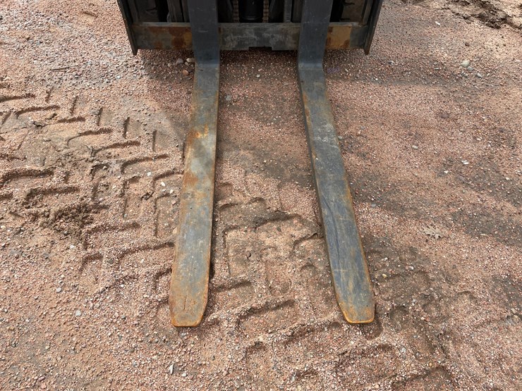 #1165-•-unicarriers-3,450-lbs-lp-forklift-image-9