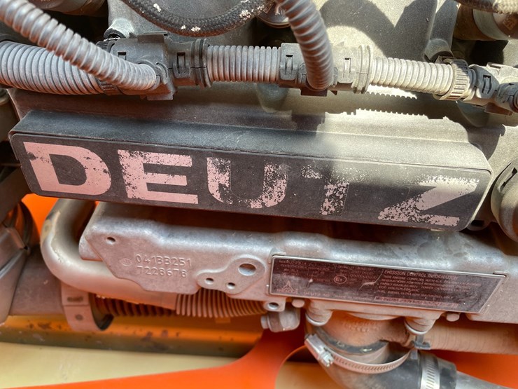 2015-jlg-4394rt-image-14