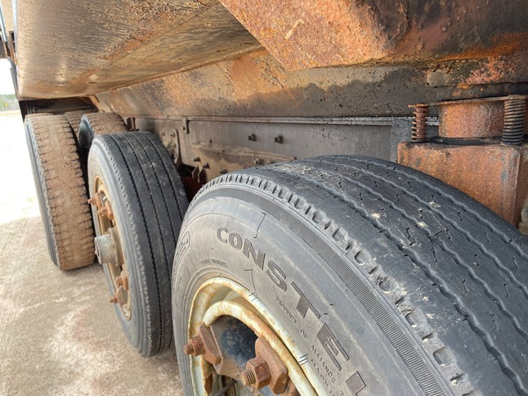 1995-mack-cl713-image-19