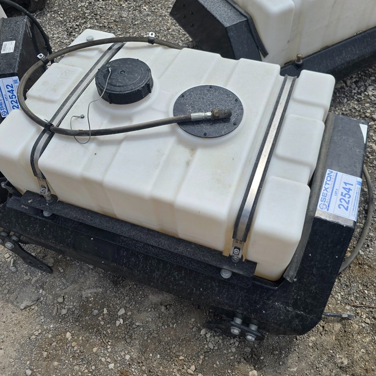 #22541 • Caterpillar Skid Steer Mounted Sprayer Tank