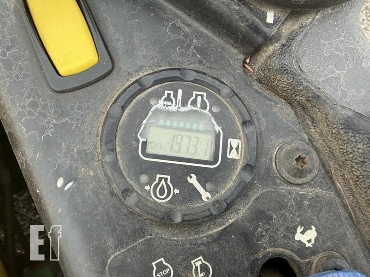 2020-john-deere-z960m-image-13