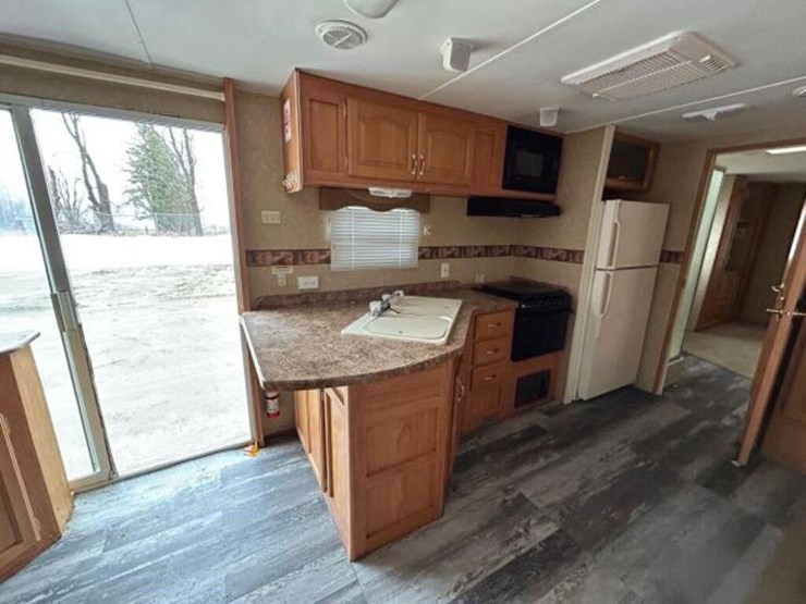 2010-gulf-stream-innsbruck-supreme-lodge-40tbs-t/a-image-48