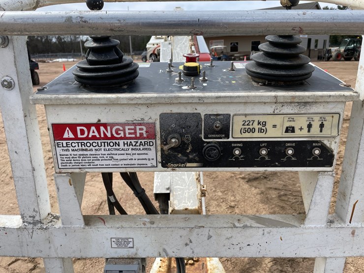 #1109-•-2008-snorkel-47j-boom-lift-image-11