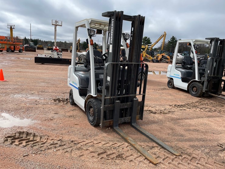 #1165-•-unicarriers-3,450-lbs-lp-forklift-image-7