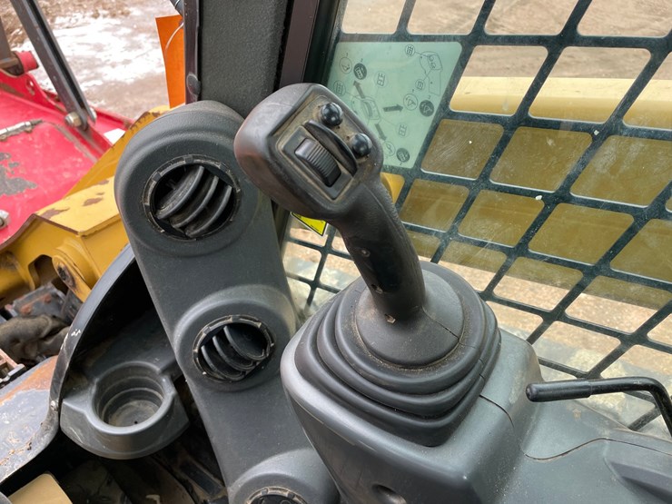 2019-caterpillar-299d2-xhp-image-46