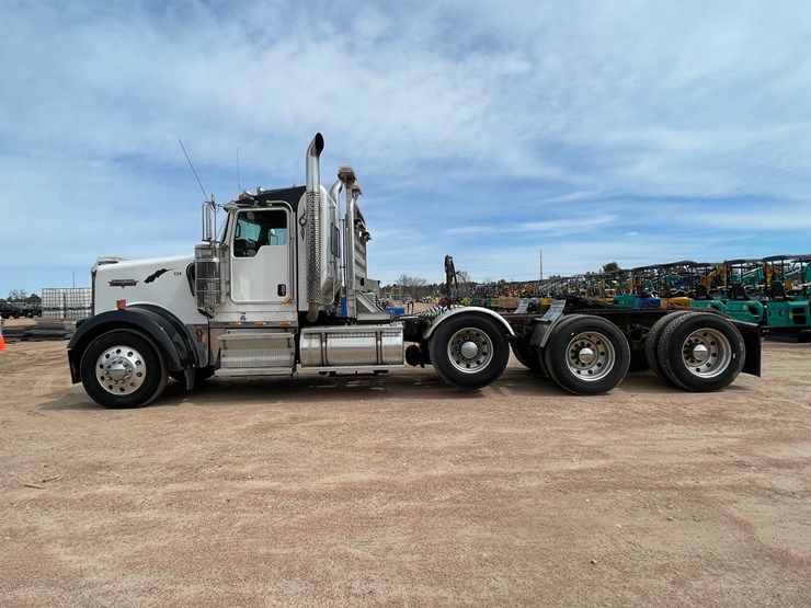 2009-kenworth-w900-image-8