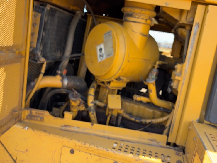 1998-caterpillar-d6r-xl-image-32
