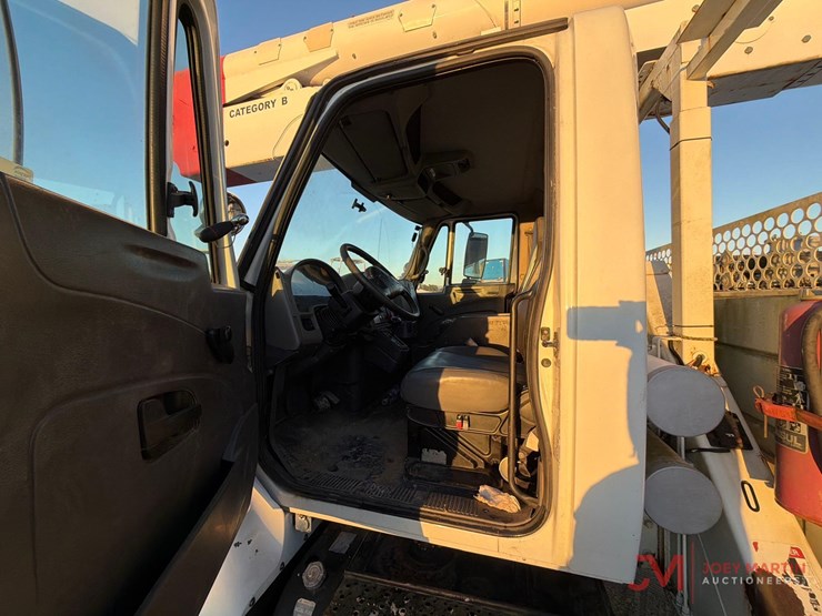 2008-international-7400-image-31