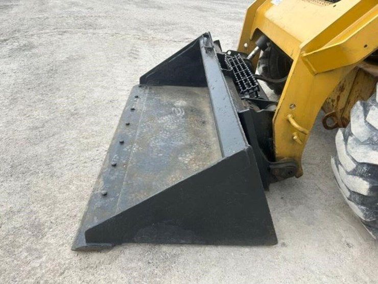 2014-caterpillar-262d-image-51