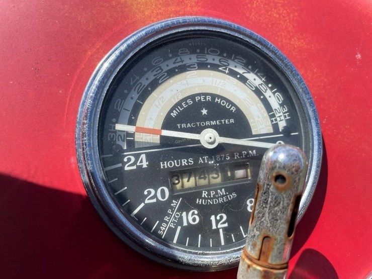 massey-ferguson-65-image-10