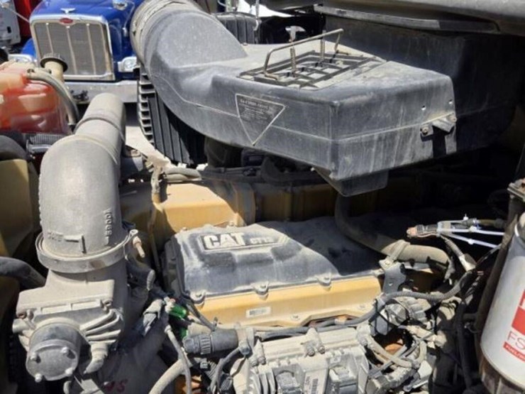 2012-caterpillar-ct660s-image-28