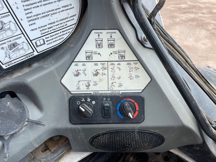 2016-bobcat-t770-image-36