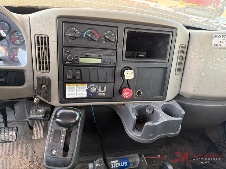 2008-international-7400-image-33