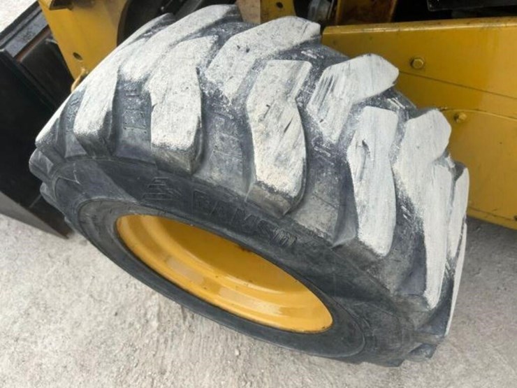 2014-caterpillar-262d-image-54