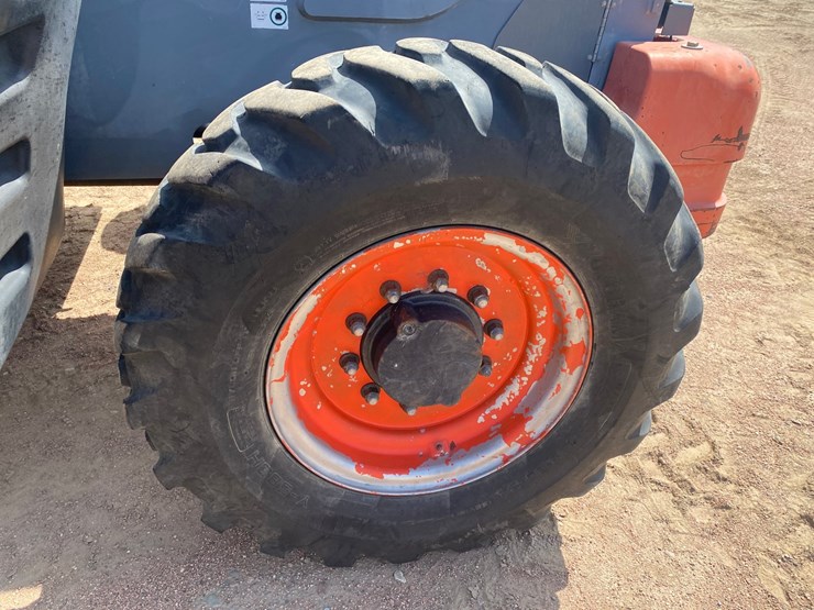 #1306-•-2018-skyjack-8,000lb-telehandler-image-30