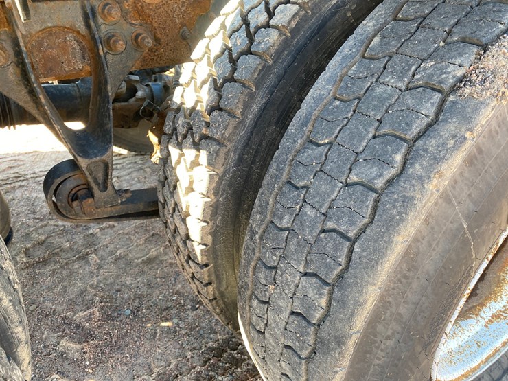 2007-caterpillar-c13-image-23