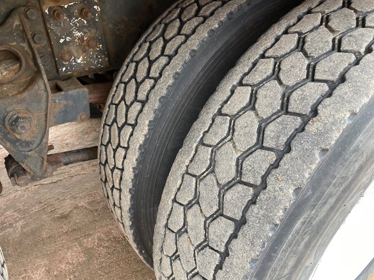 2012-international-durastar-4400-image-55