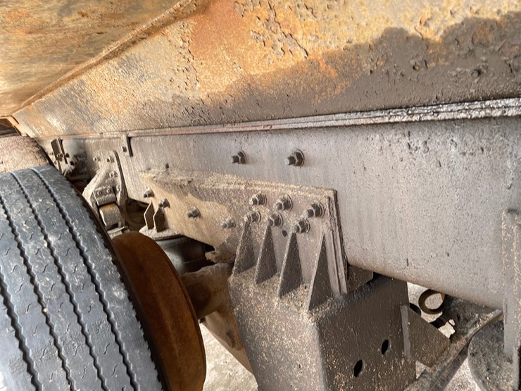 1995-mack-cl713-image-20